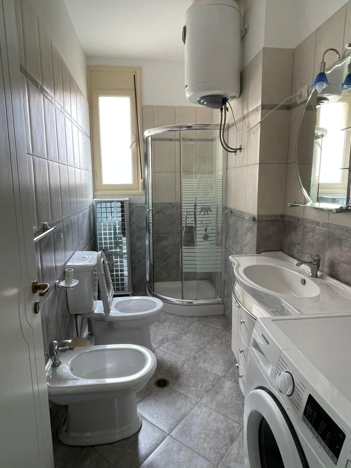 Visar Apartments Vlorë Eksteriør billede
